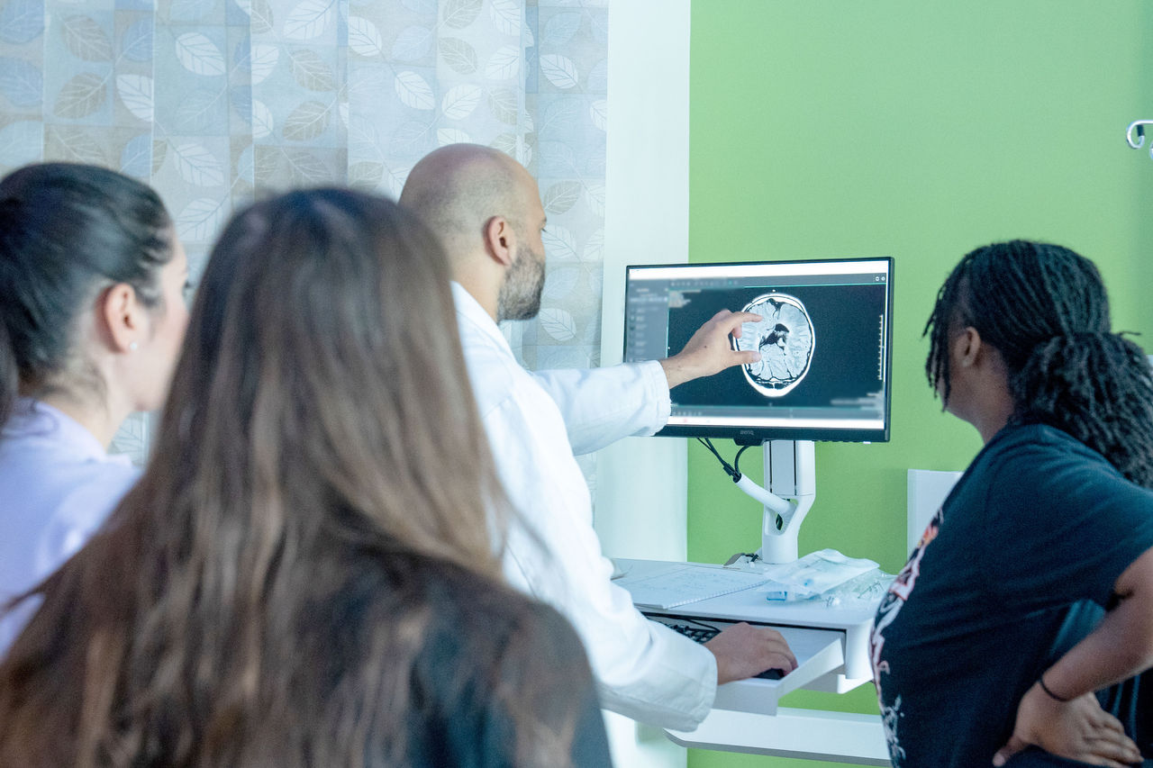 doctor referring patient 